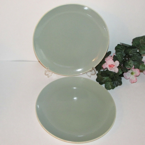 2 Poole Pottery Cameo Dinner Plates Sage Green England Vintage - Picture 2 of 4